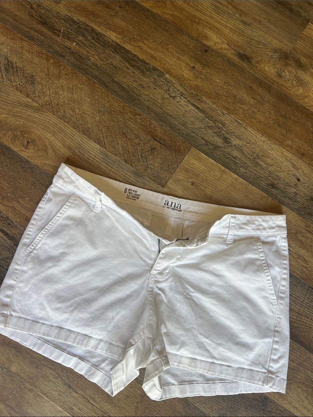 a.n.a White Women's Chino Shorts